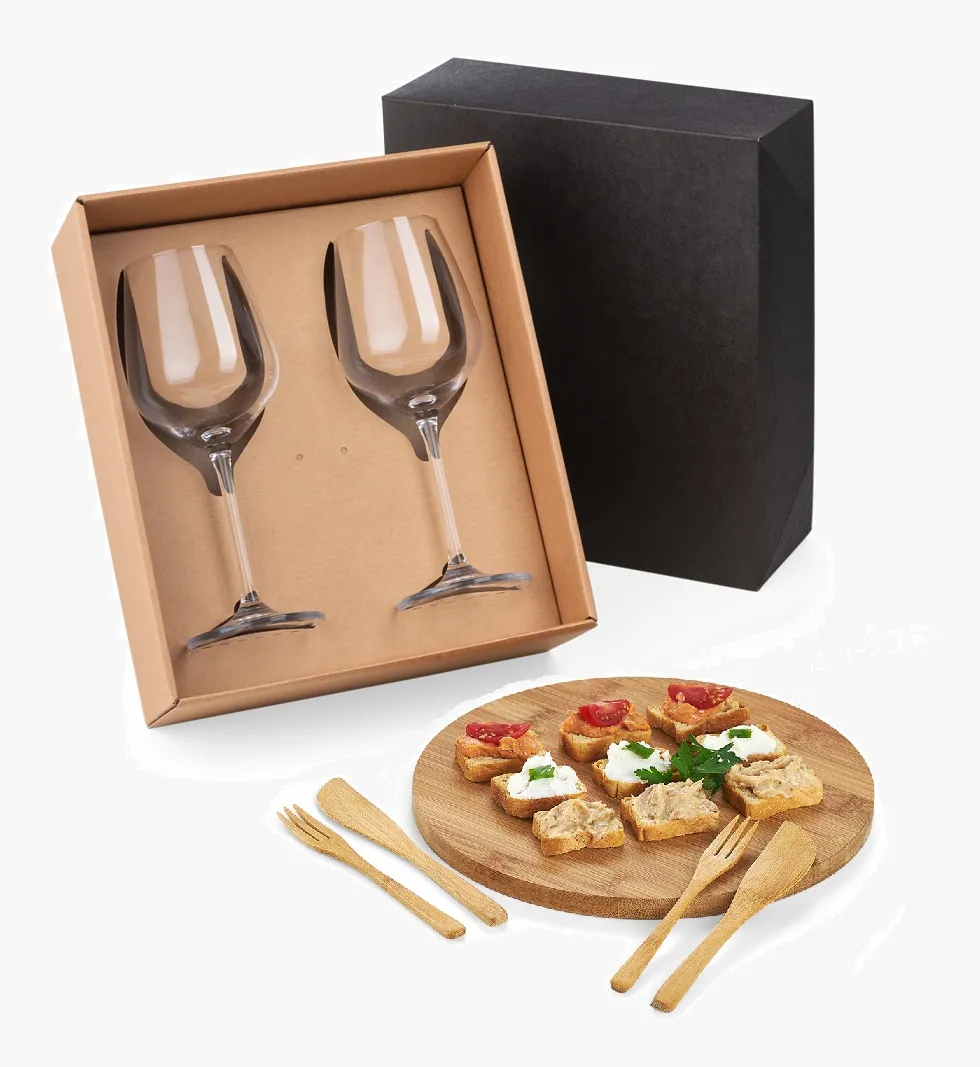 Kit com 2 tacas vinho + tabua em bambu + 4 acessórios